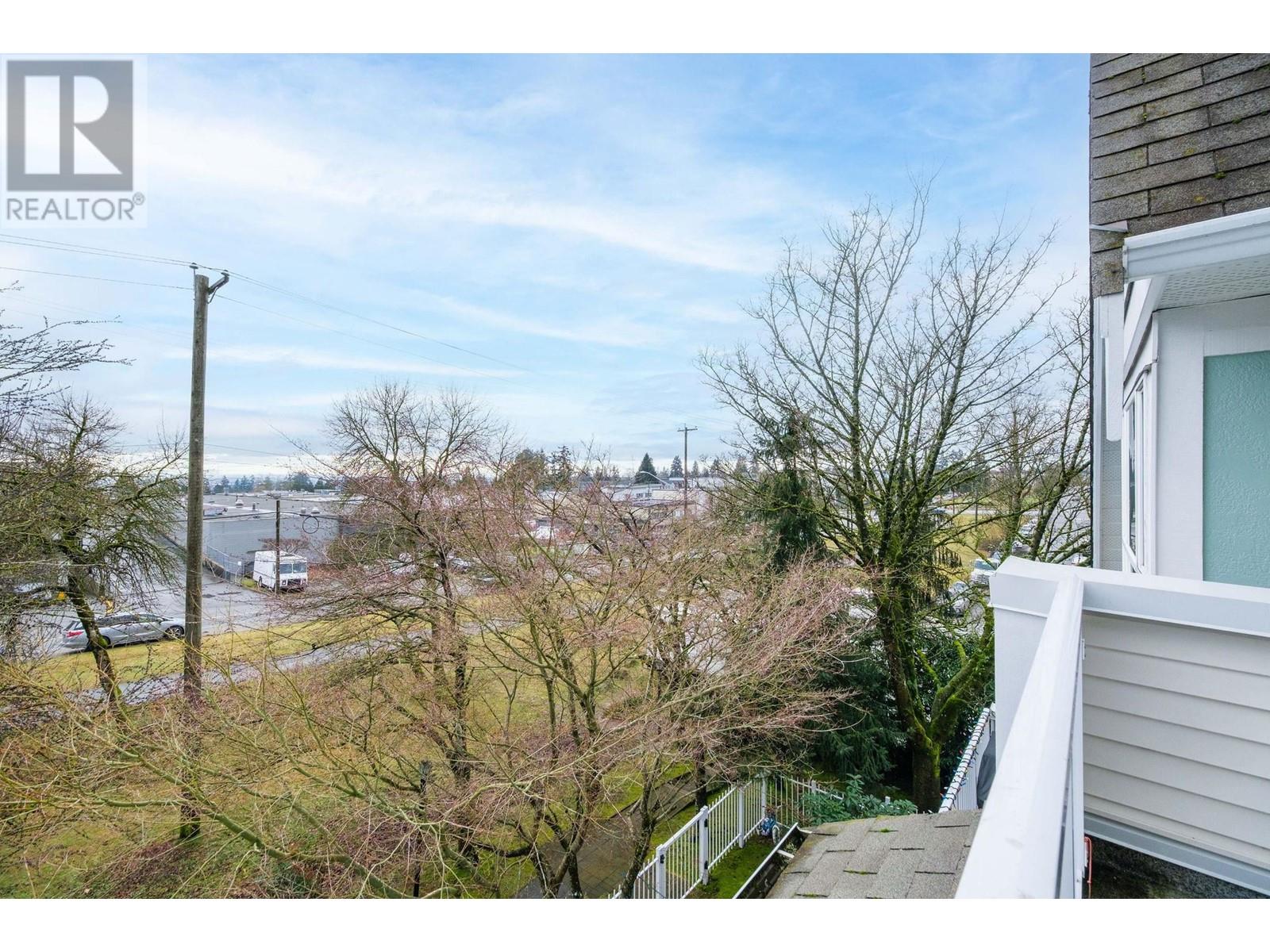 Listing Picture 22 of 29 : 135 6588 SOUTHOAKS CRESCENT, Burnaby / 本拿比 - 魯藝地產 Yvonne Lu Group - MLS Medallion Club Member
