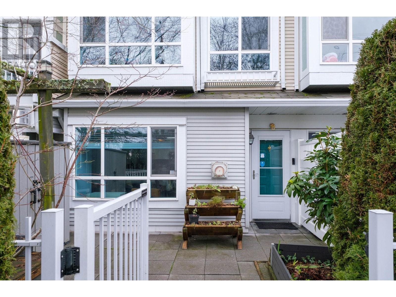 Listing Picture 26 of 29 : 135 6588 SOUTHOAKS CRESCENT, Burnaby / 本拿比 - 魯藝地產 Yvonne Lu Group - MLS Medallion Club Member