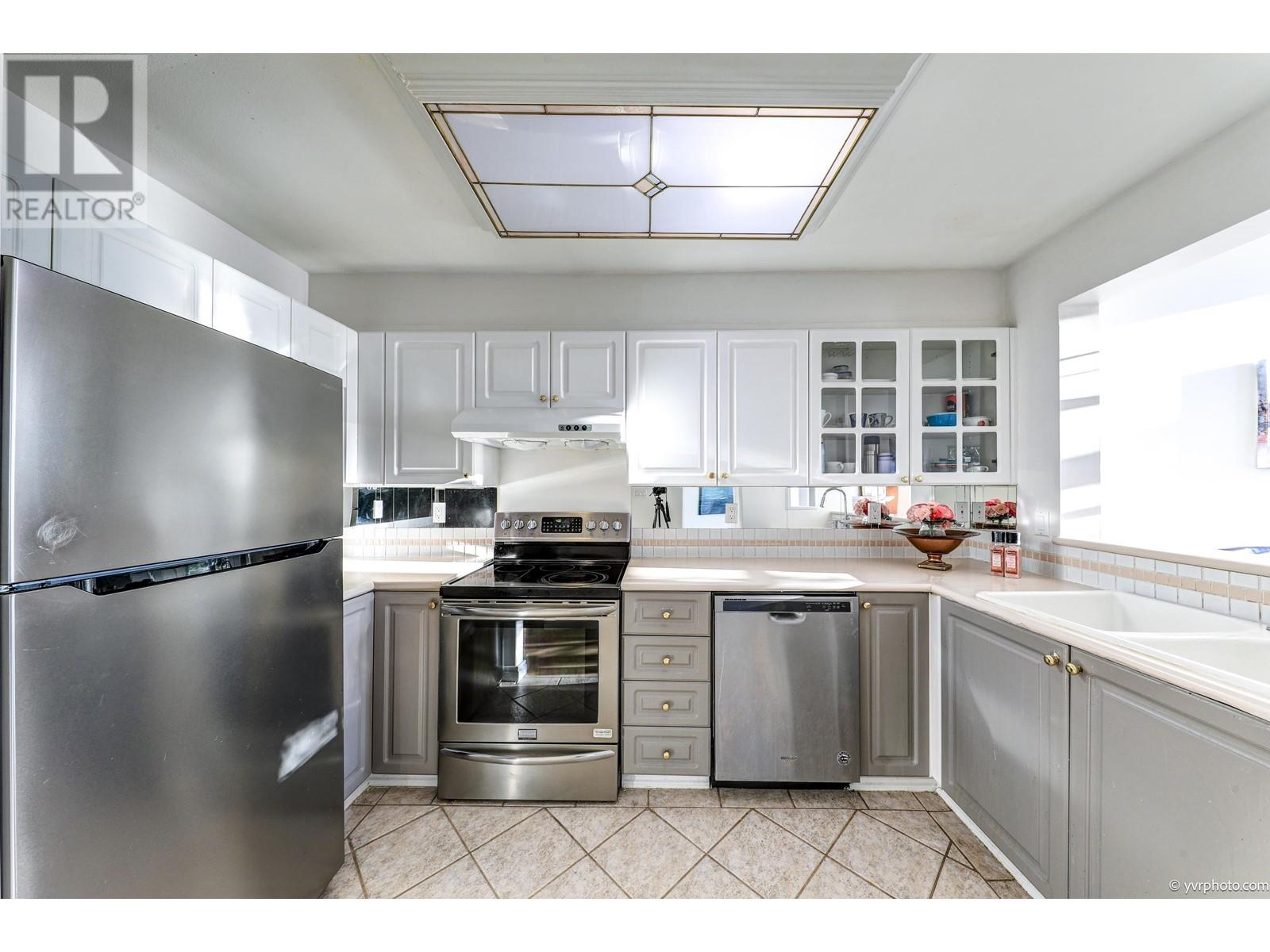 320 8880 Jones Road, Richmond, British Columbia  V6Y 3Z1 - Photo 1 - R2965169