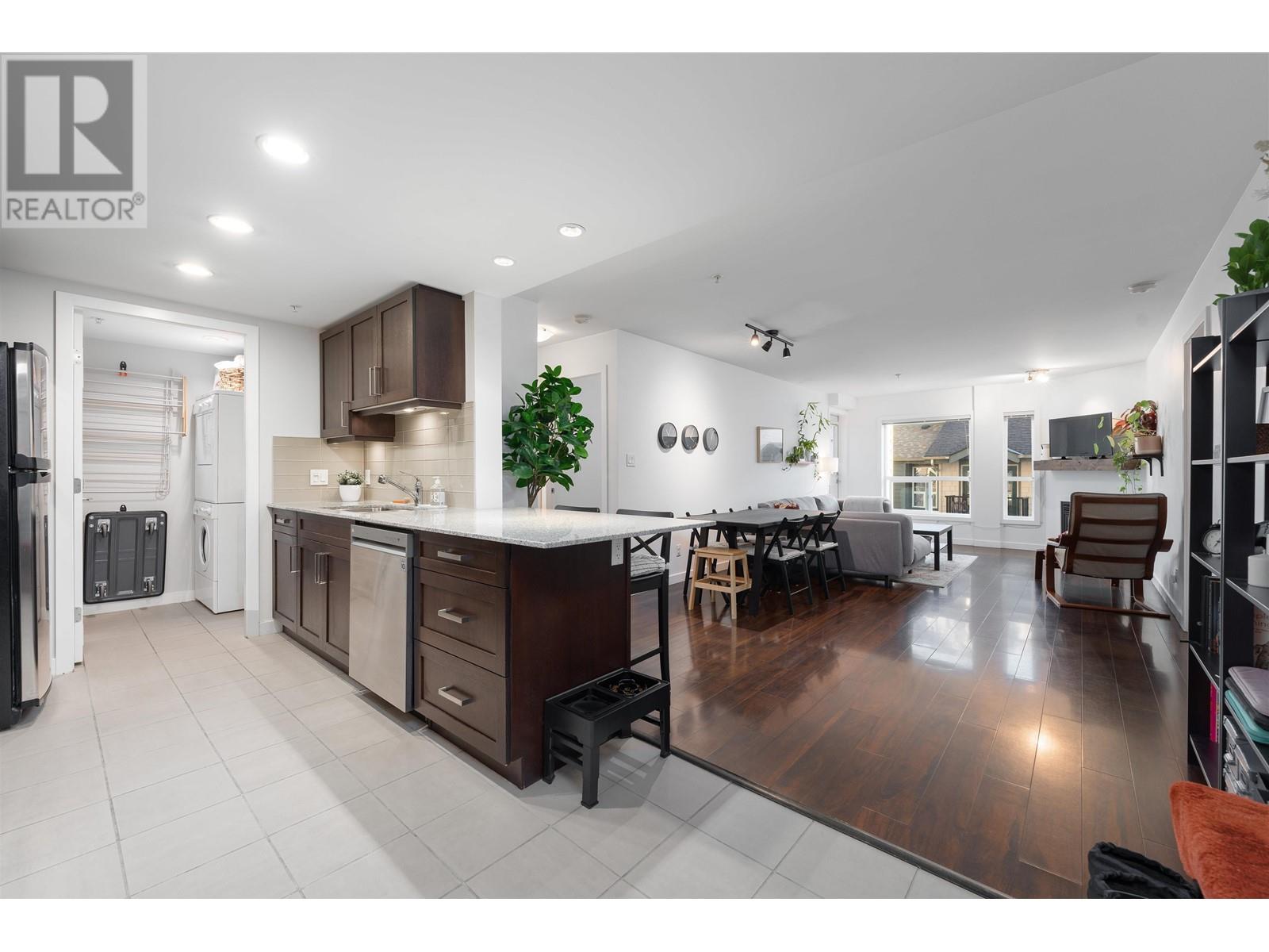 208 1212 Main Street, Squamish, British Columbia V8B 0S1 - Photo 2 - R2968739