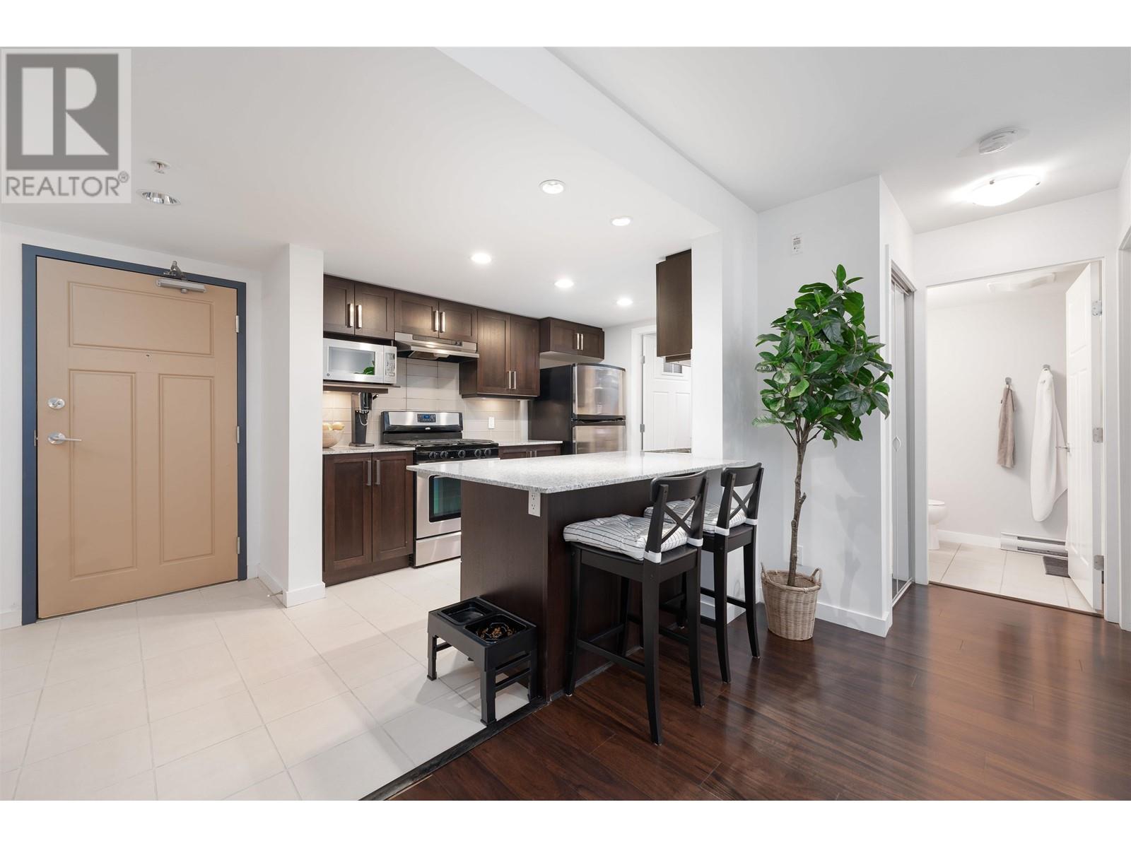 208 1212 Main Street, Squamish, British Columbia V8B 0S1 - Photo 5 - R2968739