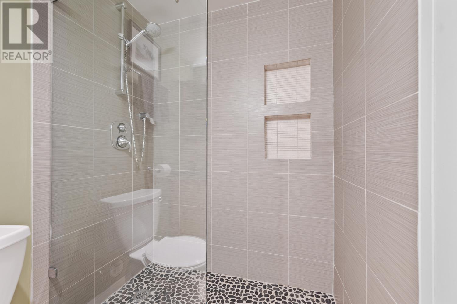 Listing Picture 15 of 19 : 106 1855 NELSON STREET, Vancouver / 溫哥華 - 魯藝地產 Yvonne Lu Group - MLS Medallion Club Member