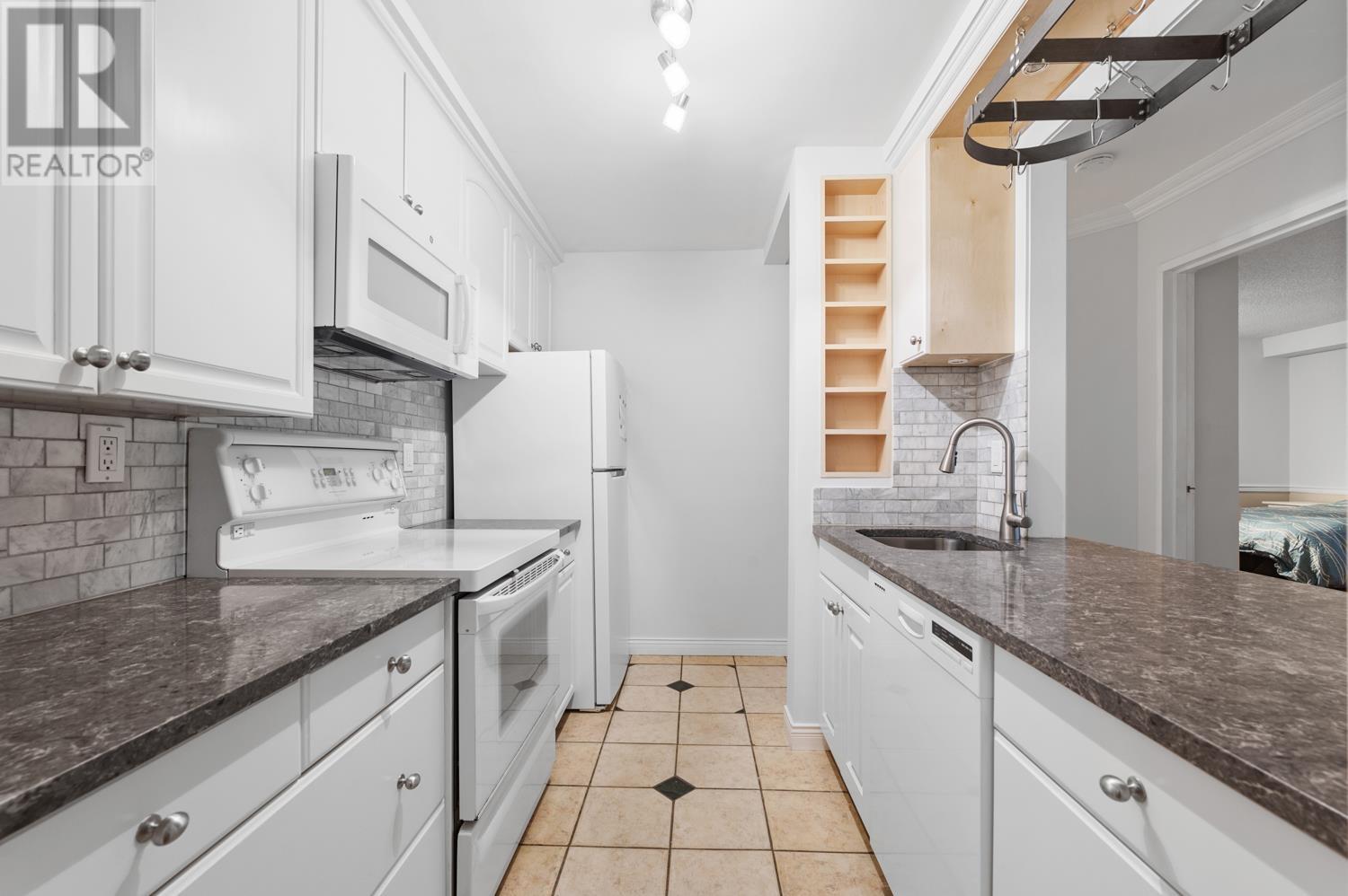 Listing Picture 9 of 19 : 106 1855 NELSON STREET, Vancouver / 溫哥華 - 魯藝地產 Yvonne Lu Group - MLS Medallion Club Member