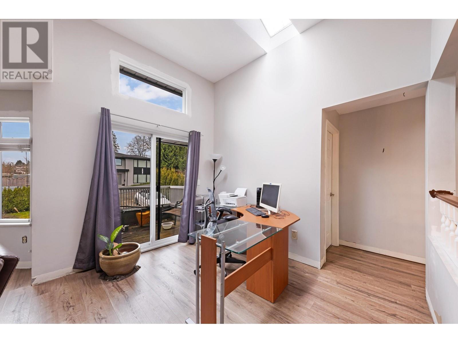 5649 Laurel Street, Burnaby, British Columbia  V5G 1N4 - Photo 11 - R2968746