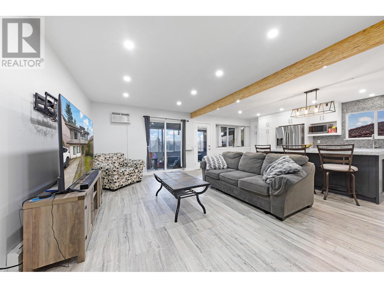 5649 Laurel Street, Burnaby, British Columbia  V5G 1N4 - Photo 4 - R2968746
