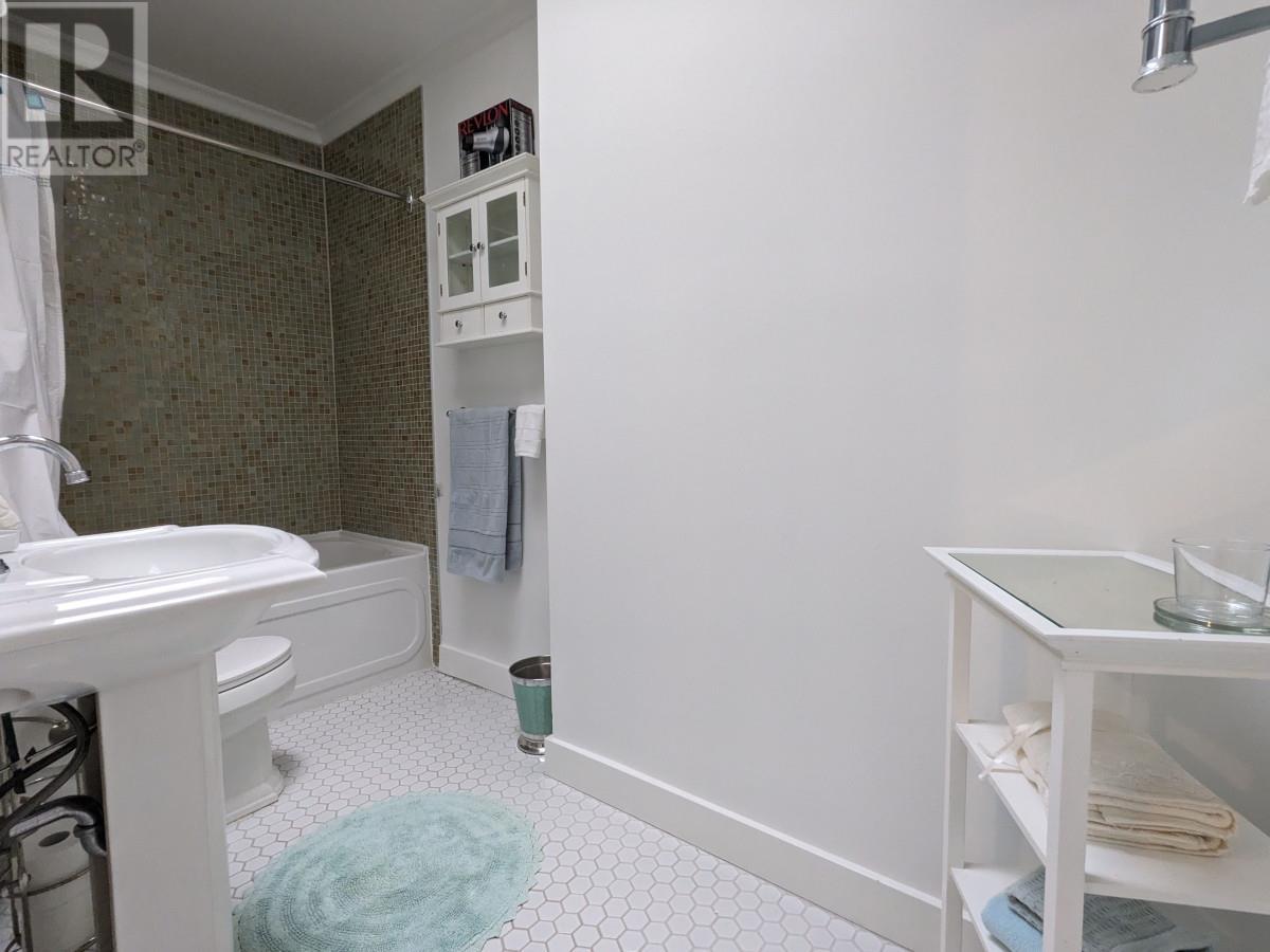 1631 Dunbar Street, Vancouver, British Columbia  V6R 3L7 - Photo 12 - R2968729