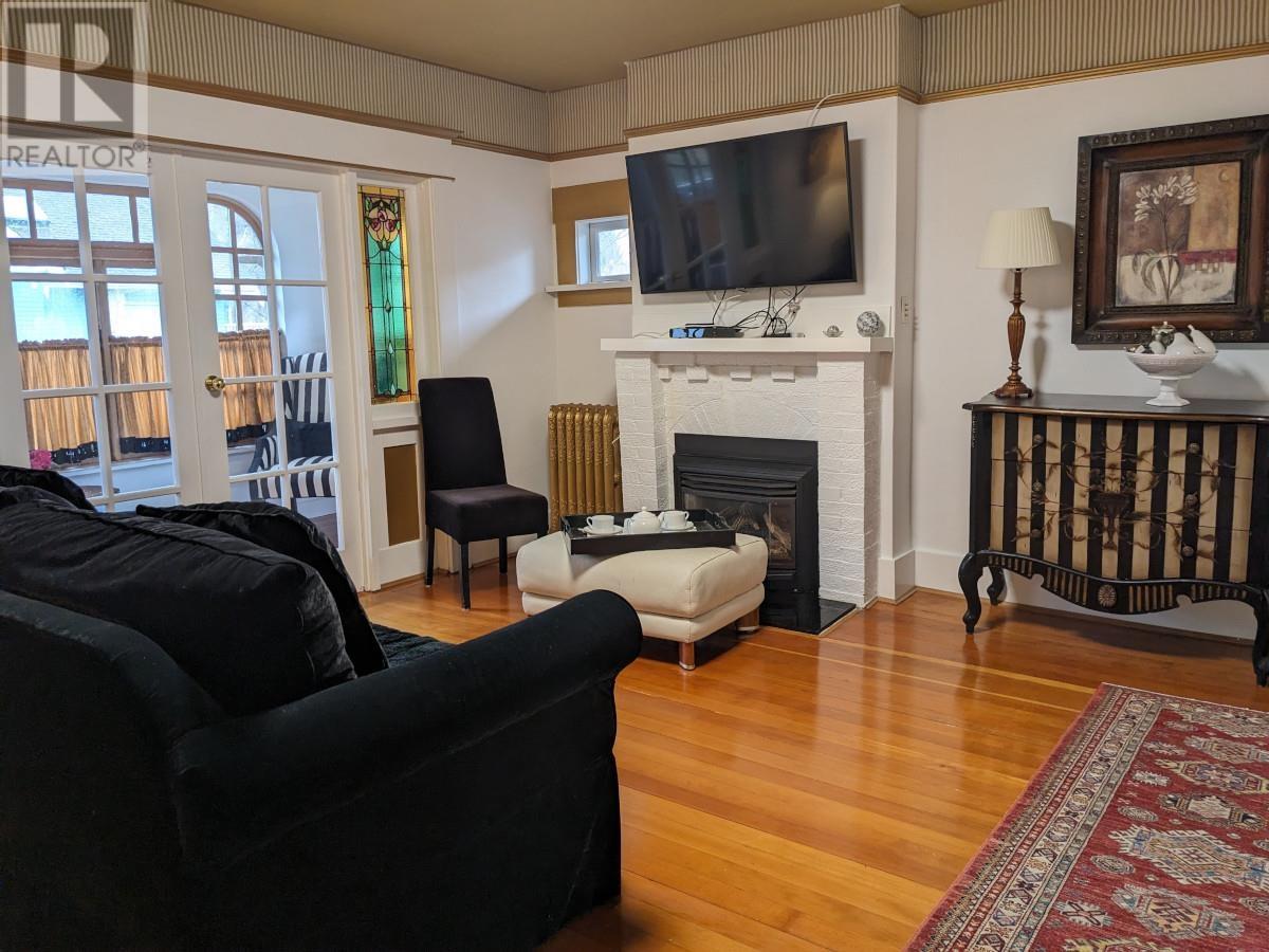 1631 Dunbar Street, Vancouver, British Columbia  V6R 3L7 - Photo 2 - R2968729