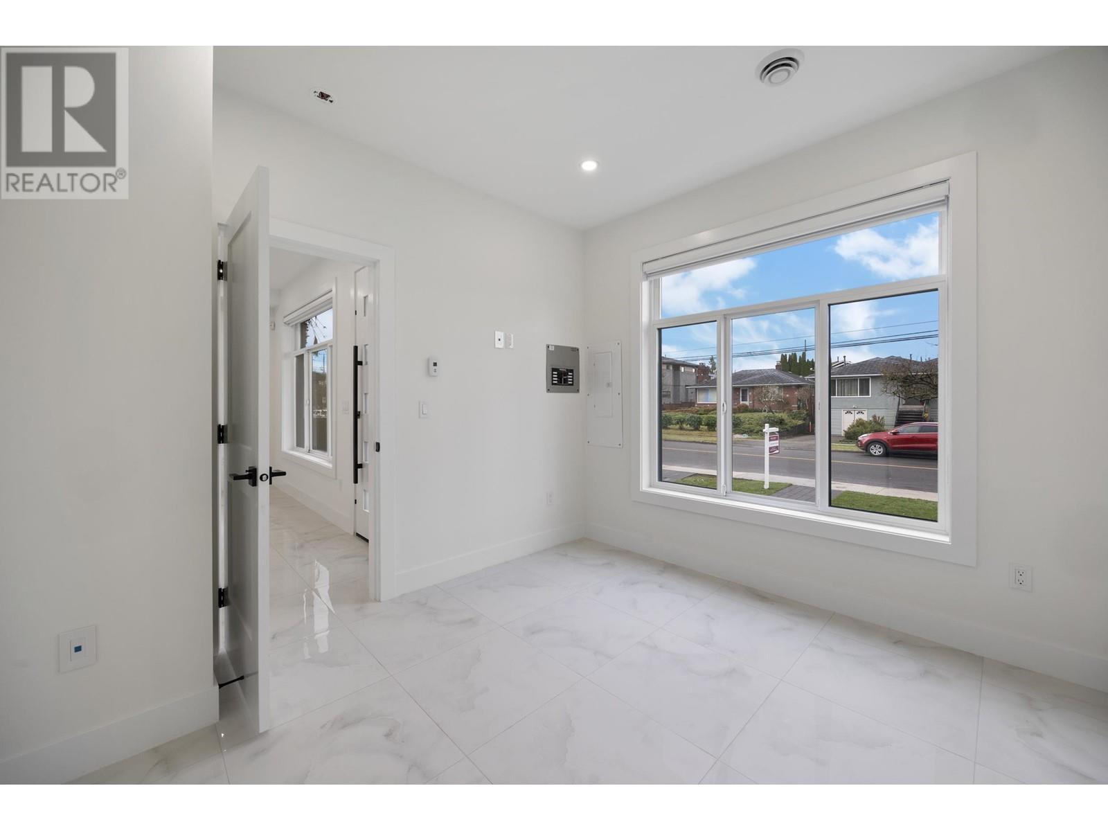 Listing Picture 14 of 40 : 892 SPERLING AVENUE, Burnaby / 本拿比 - 魯藝地產 Yvonne Lu Group - MLS Medallion Club Member