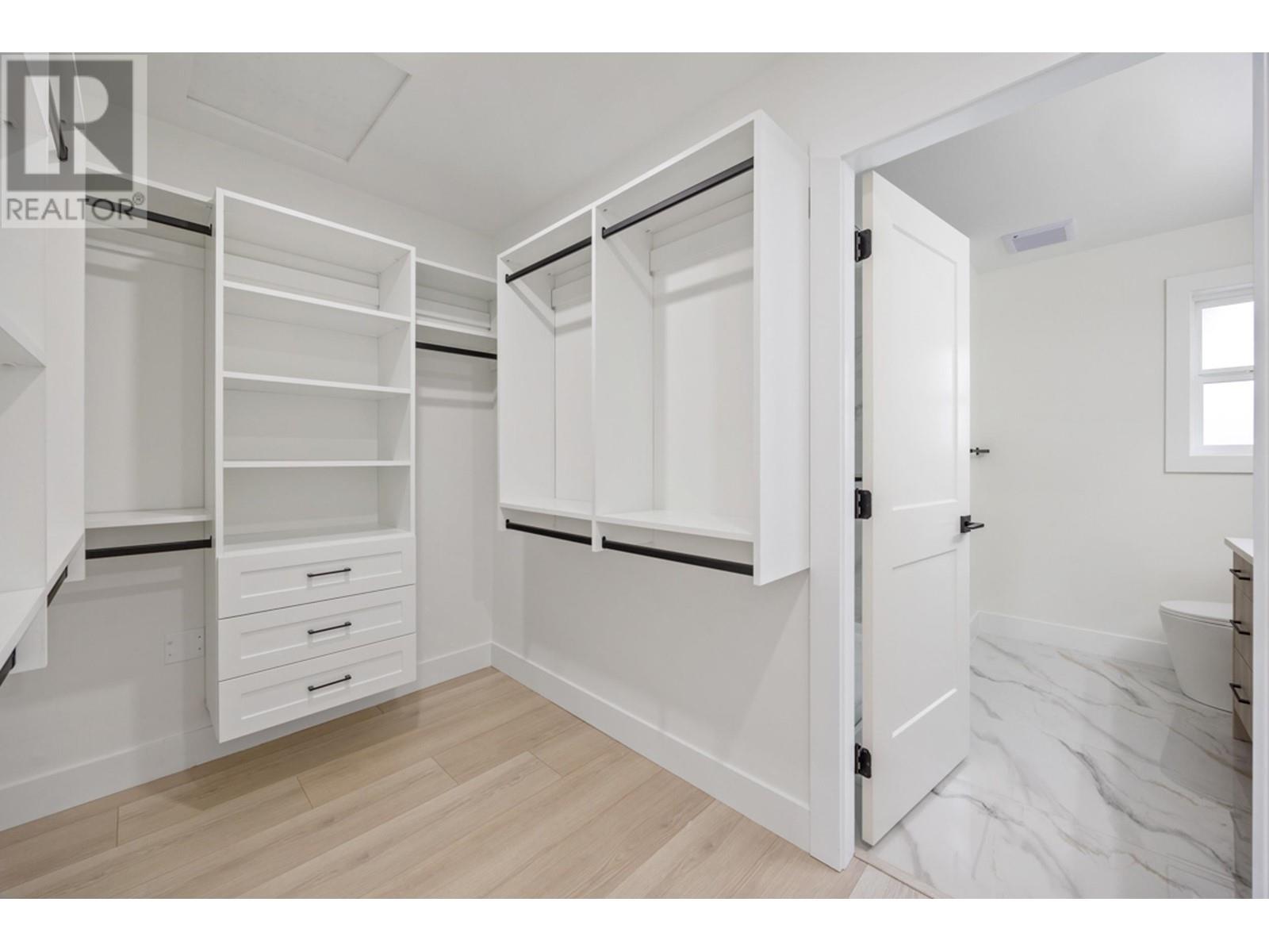 Listing Picture 25 of 40 : 892 SPERLING AVENUE, Burnaby / 本拿比 - 魯藝地產 Yvonne Lu Group - MLS Medallion Club Member