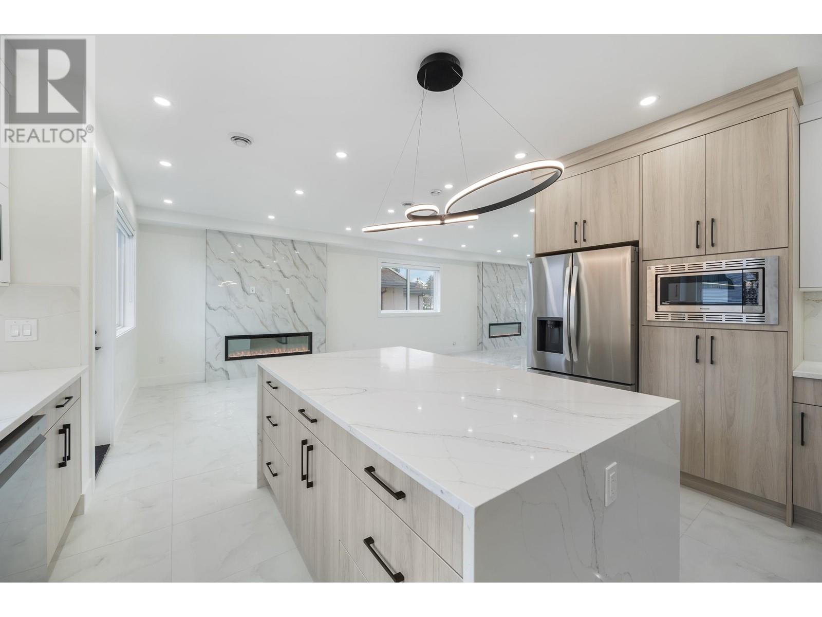Listing Picture 19 of 40 : 892 SPERLING AVENUE, Burnaby / 本拿比 - 魯藝地產 Yvonne Lu Group - MLS Medallion Club Member