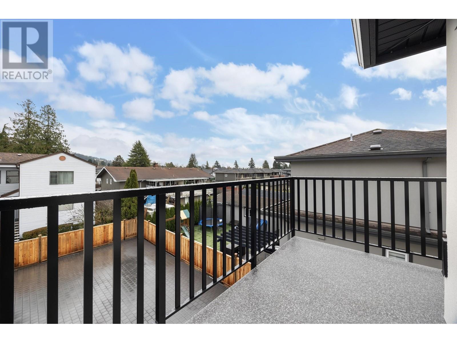 Listing Picture 34 of 40 : 892 SPERLING AVENUE, Burnaby / 本拿比 - 魯藝地產 Yvonne Lu Group - MLS Medallion Club Member