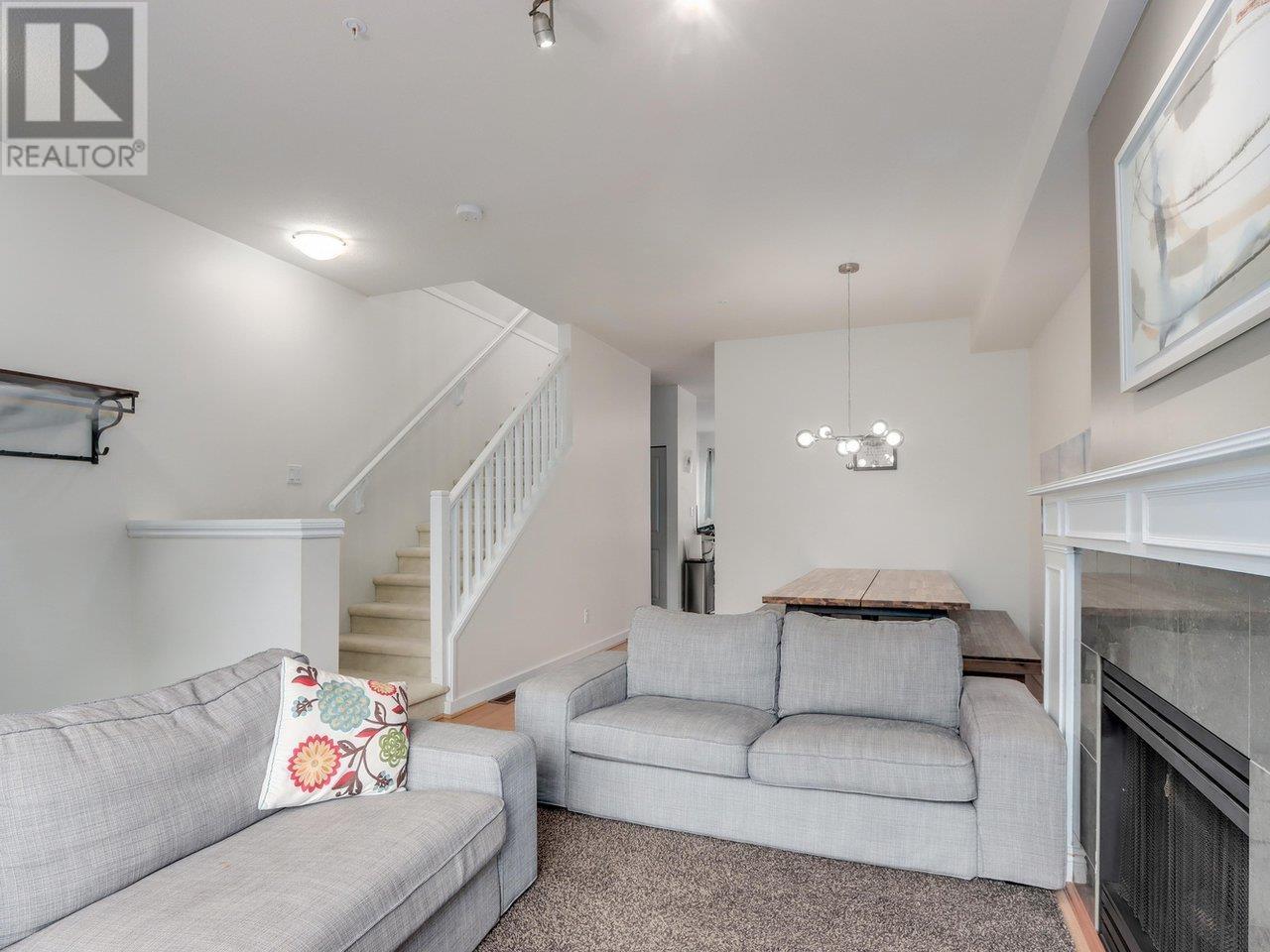 Listing Picture 5 of 23 : 3229 PERROT MEWS, Vancouver / 溫哥華 - 魯藝地產 Yvonne Lu Group - MLS Medallion Club Member