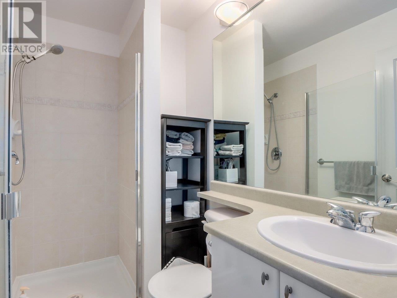 Listing Picture 20 of 23 : 3229 PERROT MEWS, Vancouver / 溫哥華 - 魯藝地產 Yvonne Lu Group - MLS Medallion Club Member