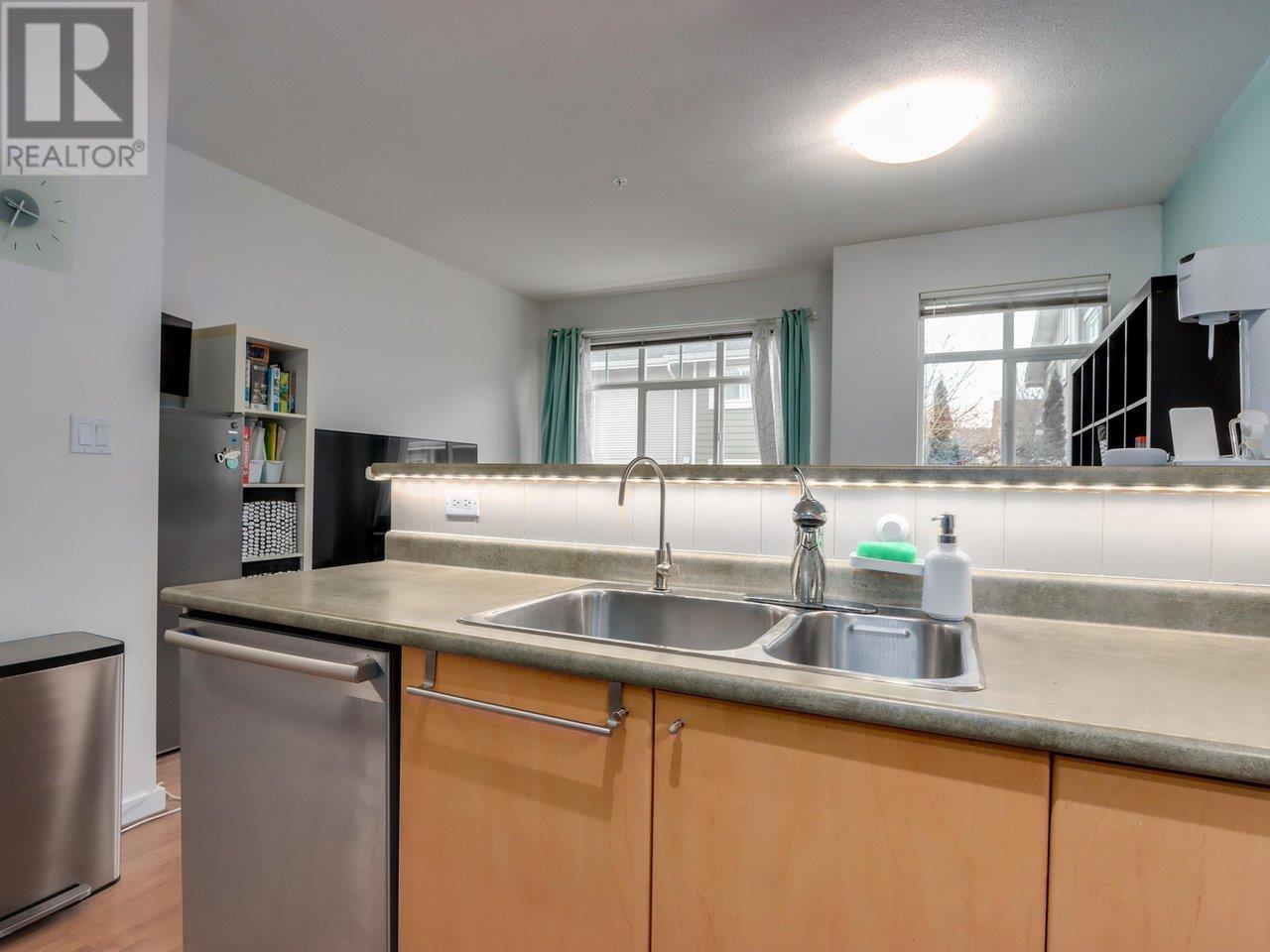 Listing Picture 14 of 23 : 3229 PERROT MEWS, Vancouver / 溫哥華 - 魯藝地產 Yvonne Lu Group - MLS Medallion Club Member