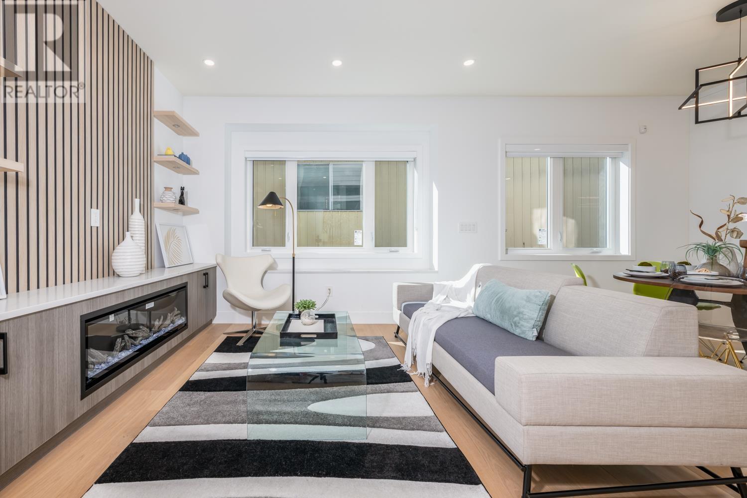 Listing Picture 3 of 31 : 6281 ELGIN STREET, Vancouver / 溫哥華 - 魯藝地產 Yvonne Lu Group - MLS Medallion Club Member