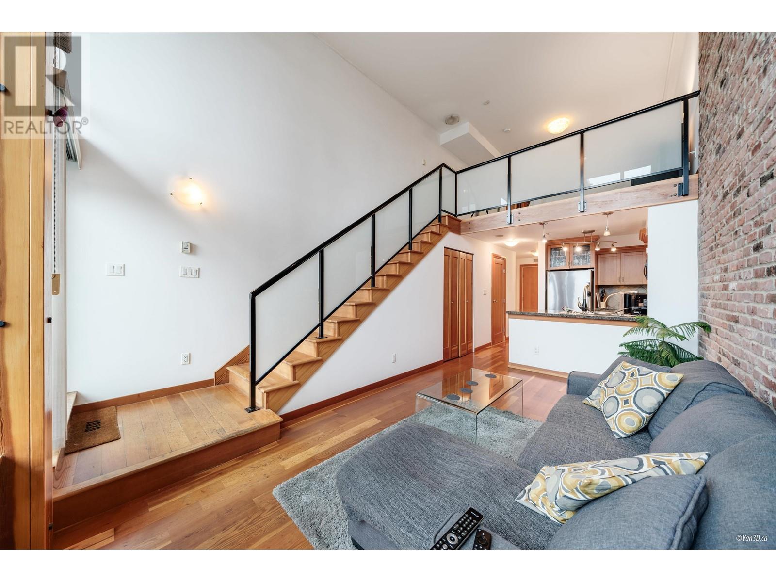 217 10 Renaissance Square, New Westminster, British Columbia  V3M 7B1 - Photo 11 - R2968777