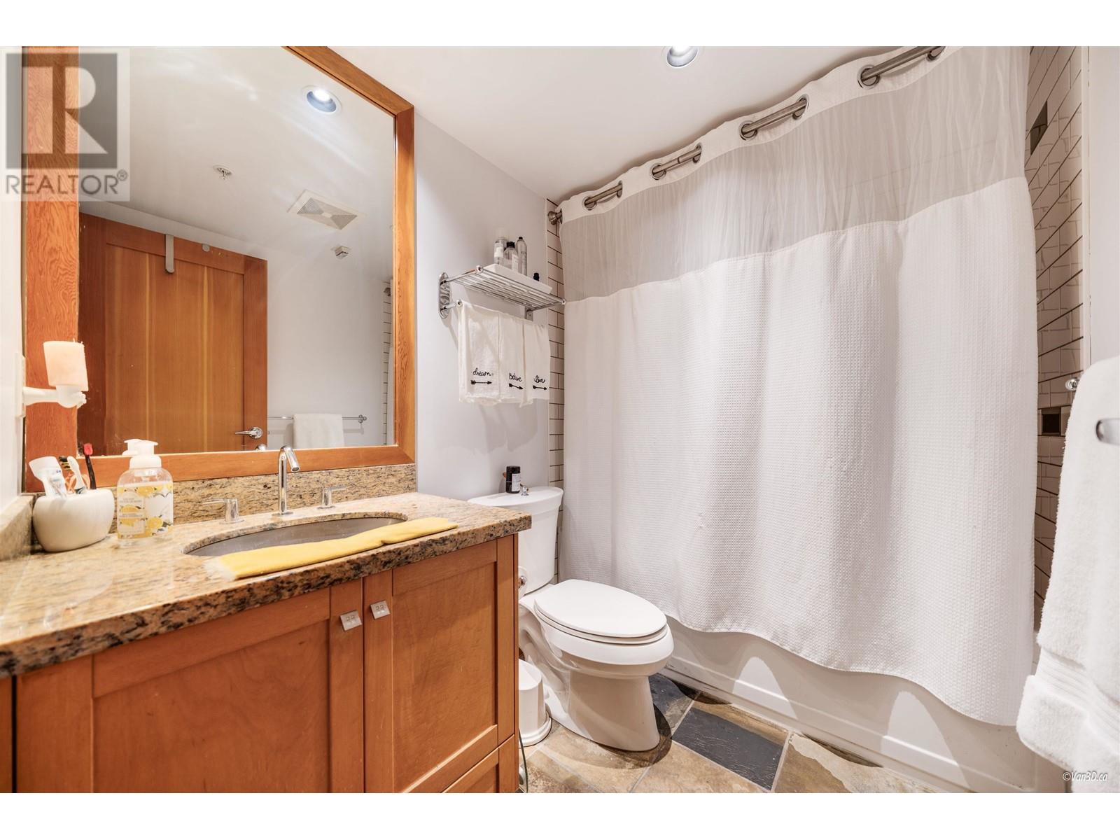 217 10 Renaissance Square, New Westminster, British Columbia  V3M 7B1 - Photo 17 - R2968777