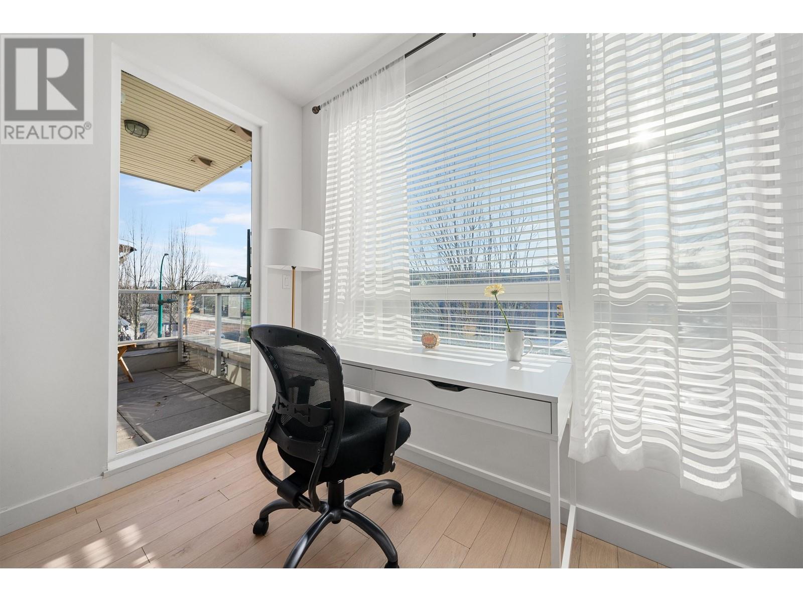 209 1621 Hamilton Avenue, North Vancouver, British Columbia  V7P 0B6 - Photo 6 - R2968781