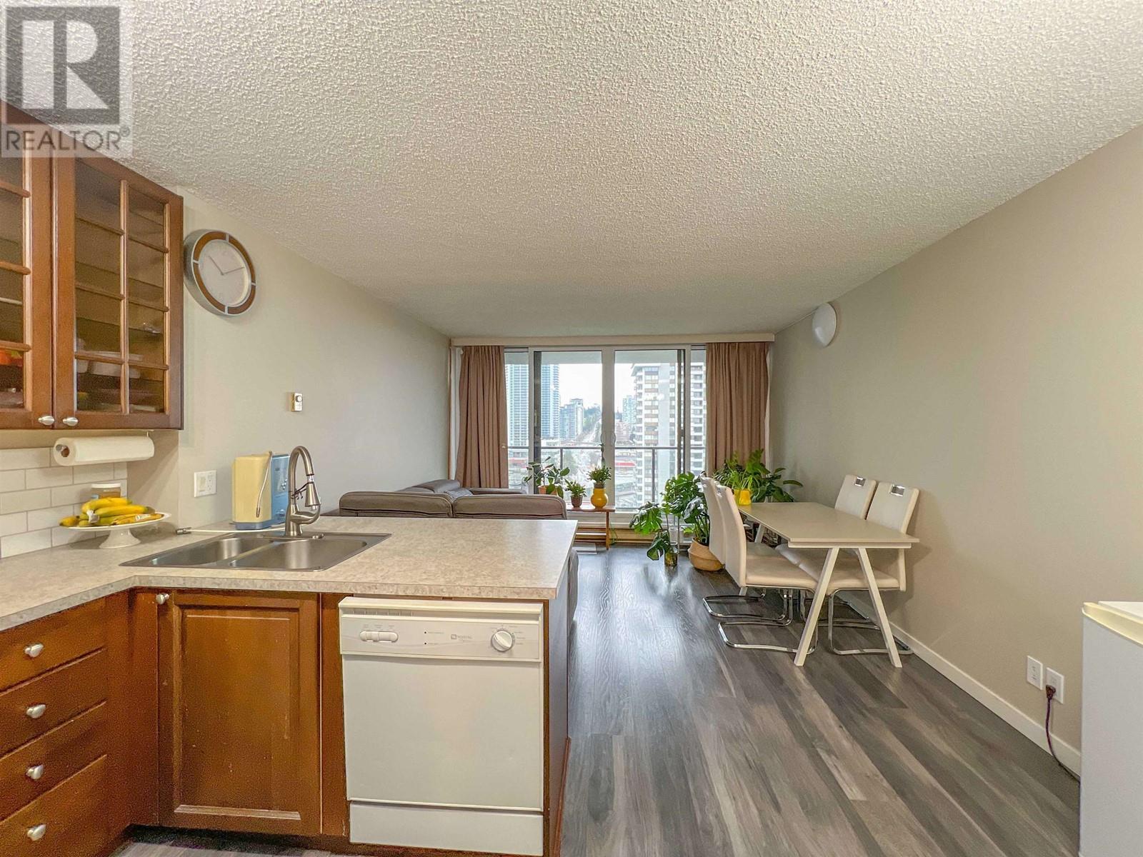1406 3980 Carrigan Court, Burnaby, British Columbia  V3N 4S6 - Photo 2 - R2967746