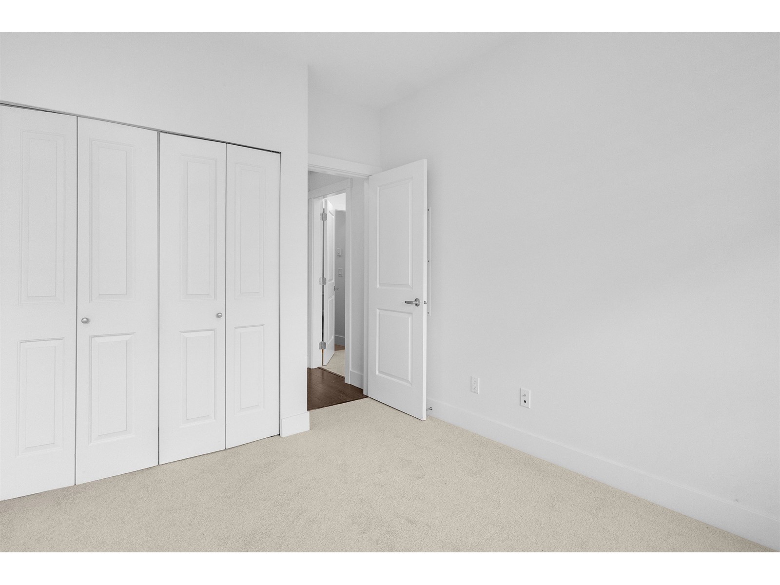 208 9983 E Barnston Drive, Surrey, British Columbia  V4N 6T3 - Photo 14 - R2967346