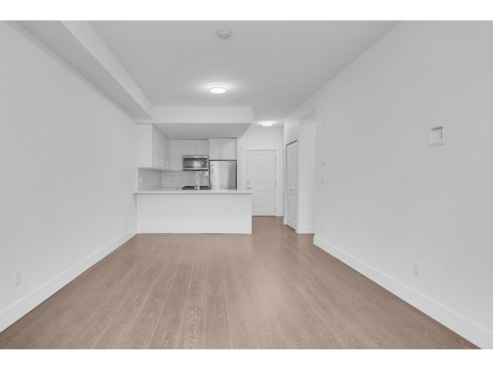 208 9983 E Barnston Drive, Surrey, British Columbia  V4N 6T3 - Photo 10 - R2967346