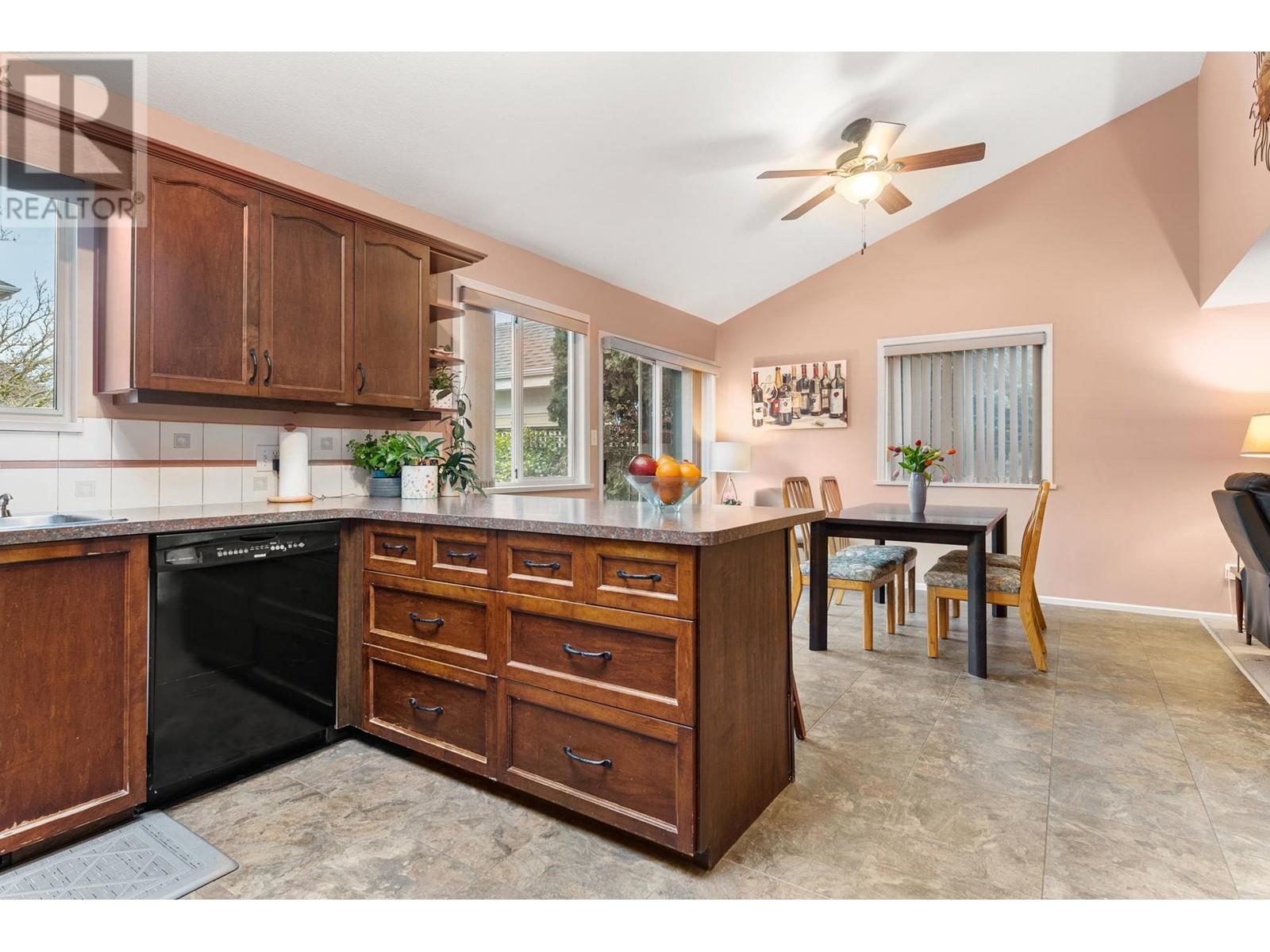 Listing Picture 10 of 35 : 3578 GARRY STREET, Richmond / 烈治文 - 魯藝地產 Yvonne Lu Group - MLS Medallion Club Member