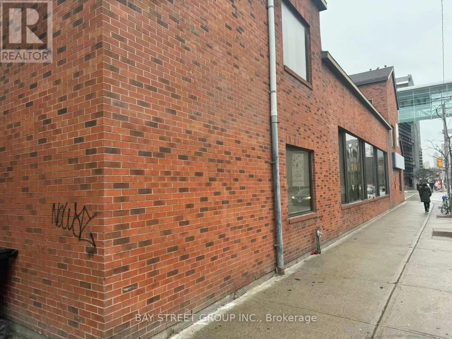 Main - 648 Spadina Avenue, Toronto, Ontario  M5S 2H7 - Photo 9 - C11979667