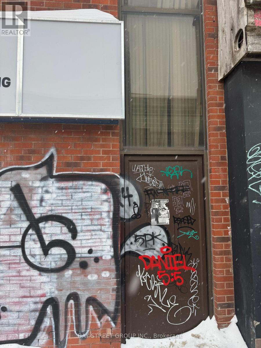 2nd Fl - 648 Spadina Avenue, Toronto, Ontario  M5S 2H7 - Photo 2 - C11979673