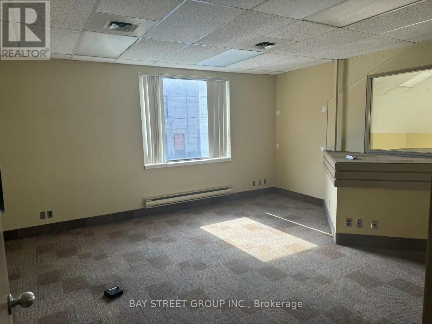 2nd Fl - 648 Spadina Avenue, Toronto, Ontario  M5S 2H7 - Photo 8 - C11979673