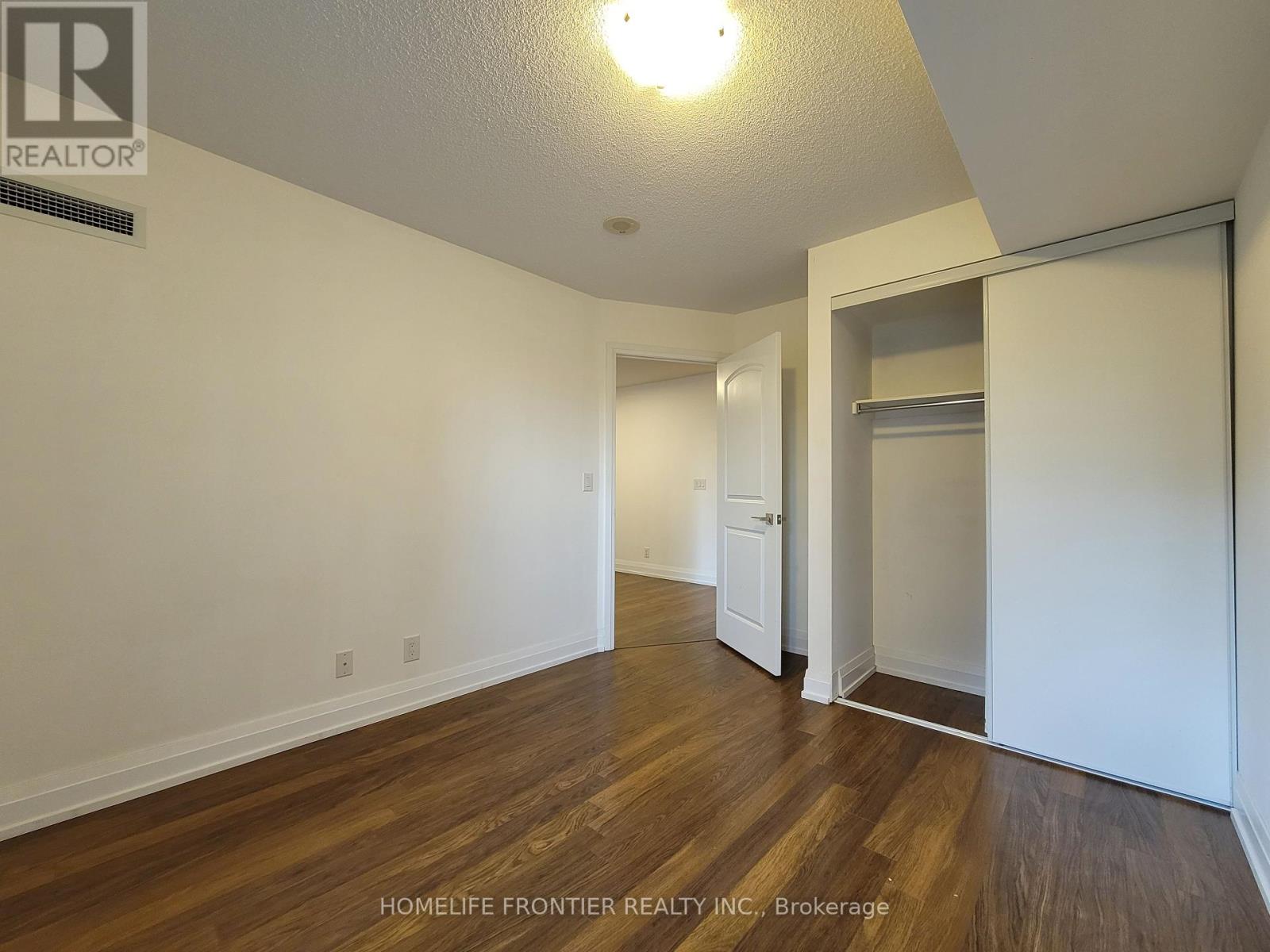 403 - 1060 Sheppard Avenue W, Toronto, Ontario  M3J 0G7 - Photo 4 - W11978273