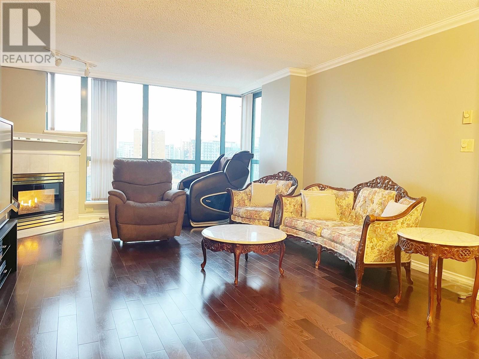 Listing Picture 2 of 6 : 1006 7500 GRANVILLE AVENUE, Richmond / 烈治文 - 魯藝地產 Yvonne Lu Group - MLS Medallion Club Member
