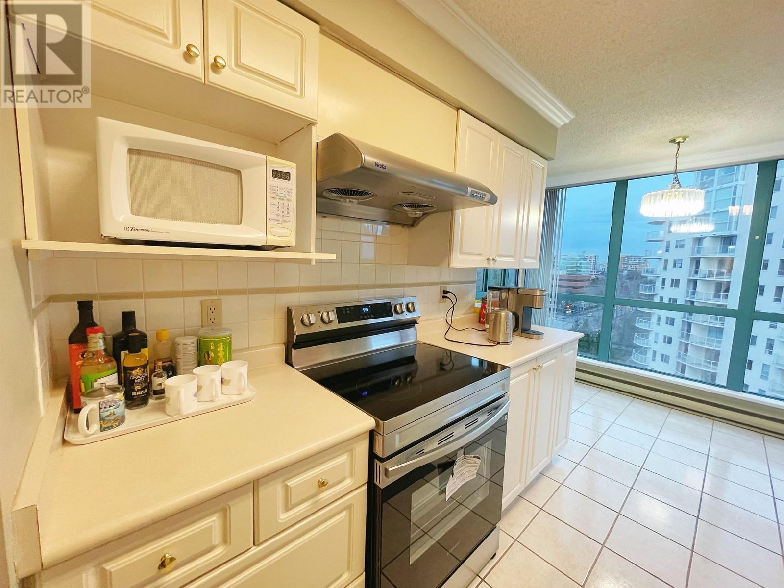 Listing Picture 5 of 6 : 1006 7500 GRANVILLE AVENUE, Richmond / 烈治文 - 魯藝地產 Yvonne Lu Group - MLS Medallion Club Member