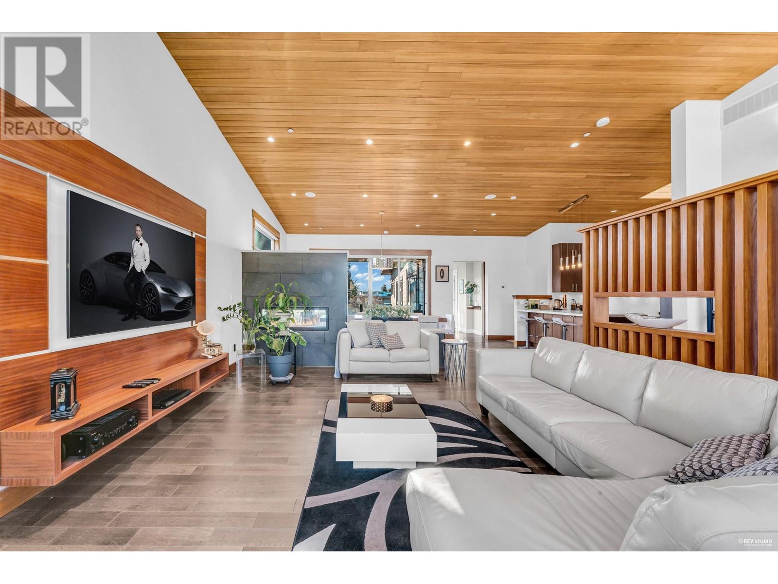 1318 Inglewood Avenue, West Vancouver, British Columbia  V7T 1Y9 - Photo 6 - R2968794