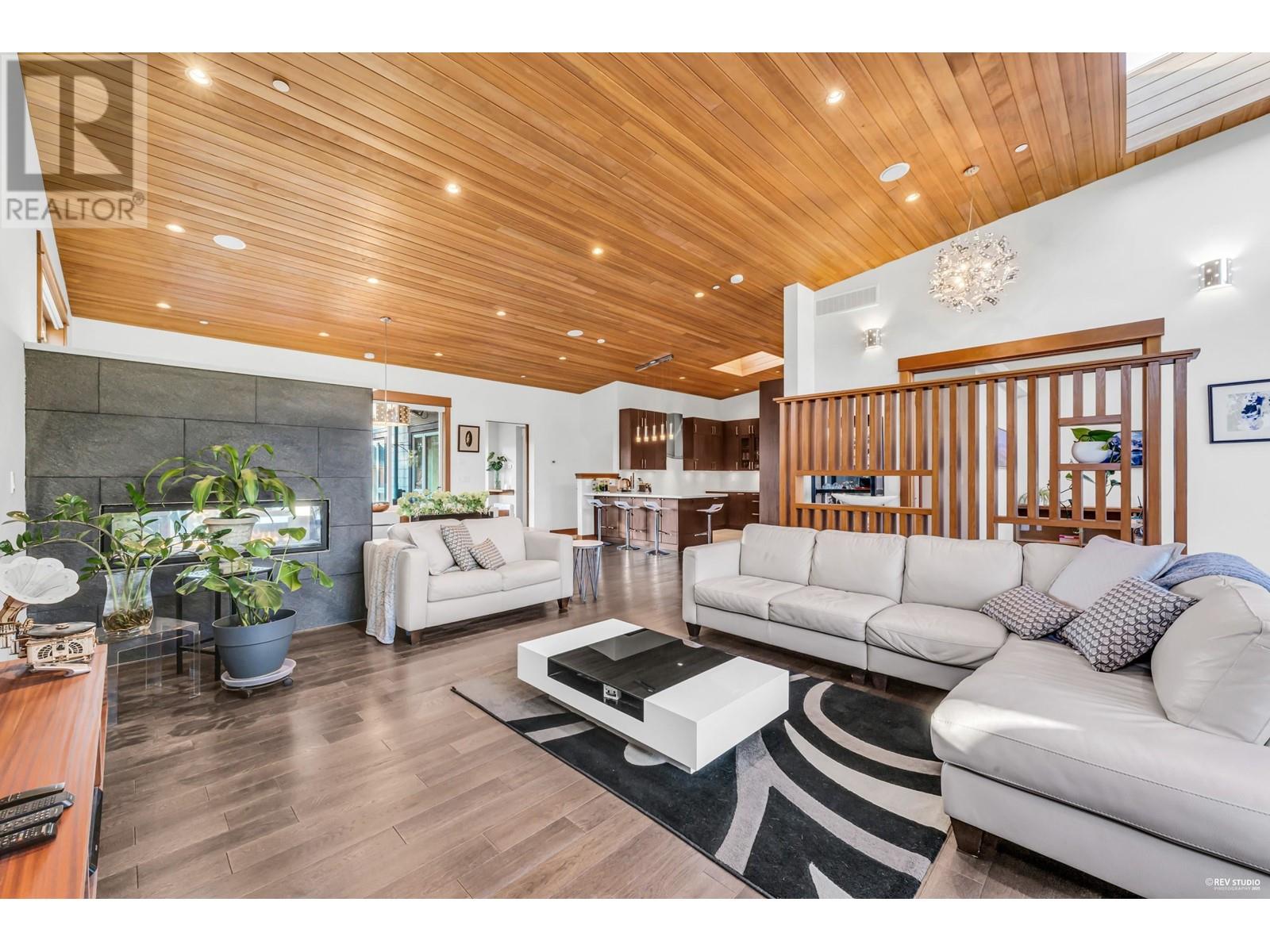 1318 Inglewood Avenue, West Vancouver, British Columbia  V7T 1Y9 - Photo 7 - R2968794