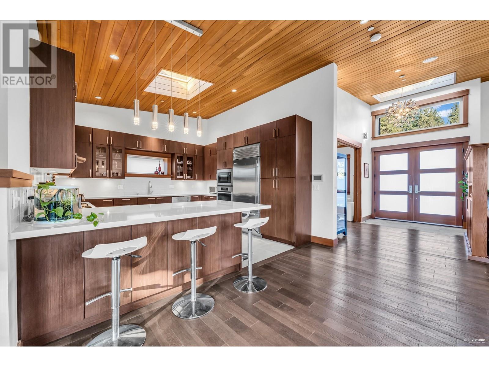 1318 Inglewood Avenue, West Vancouver, British Columbia  V7T 1Y9 - Photo 8 - R2968794