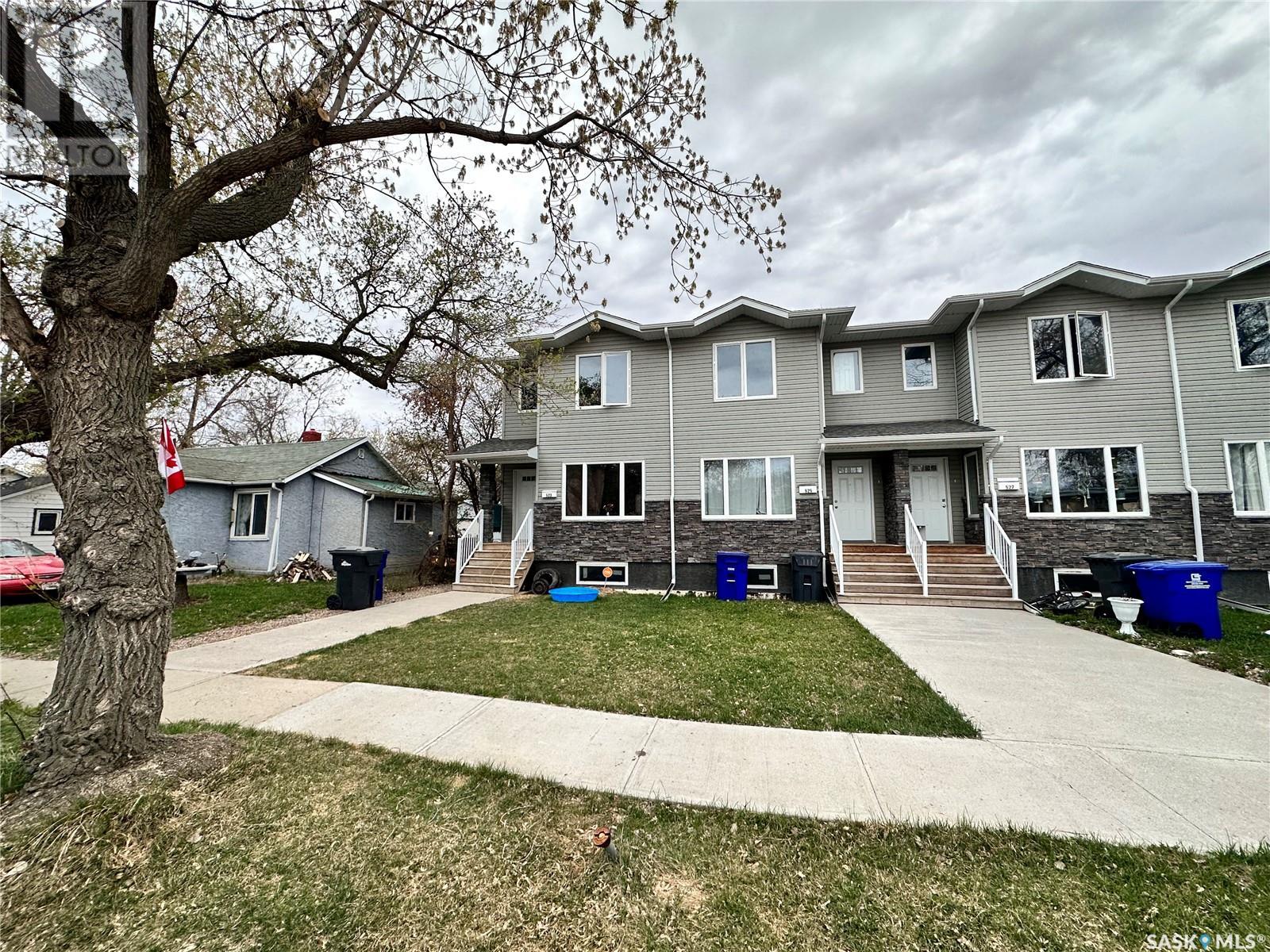 527 Alexandra STREET, Weyburn, Saskatchewan