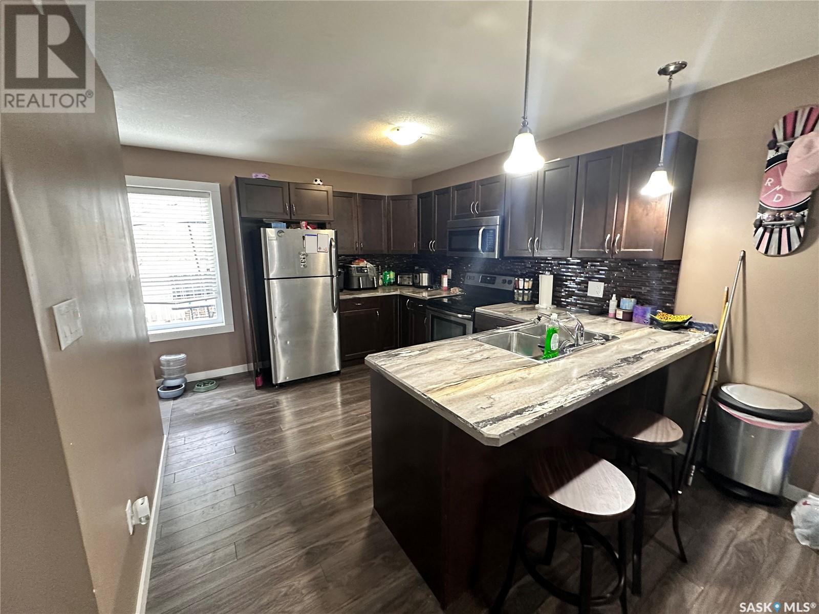 527 Alexandra Street, Weyburn, Saskatchewan  S4H 1R7 - Photo 4 - SK996252