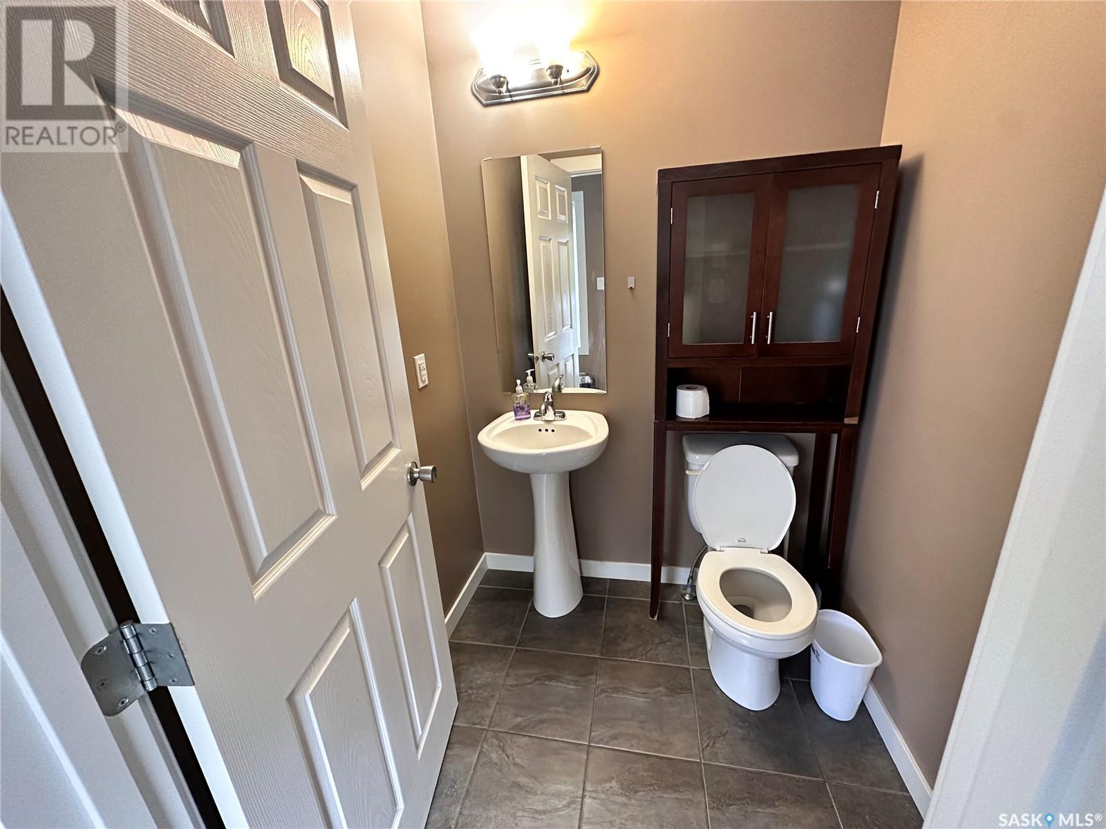 527 Alexandra Street, Weyburn, Saskatchewan  S4H 1R7 - Photo 6 - SK996252