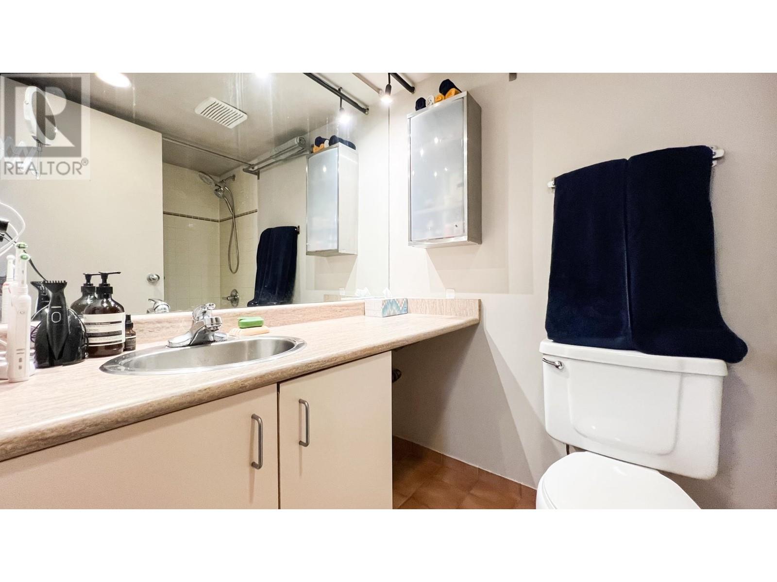 Listing Picture 15 of 21 : 516 22 E CORDOVA STREET, Vancouver / 溫哥華 - 魯藝地產 Yvonne Lu Group - MLS Medallion Club Member