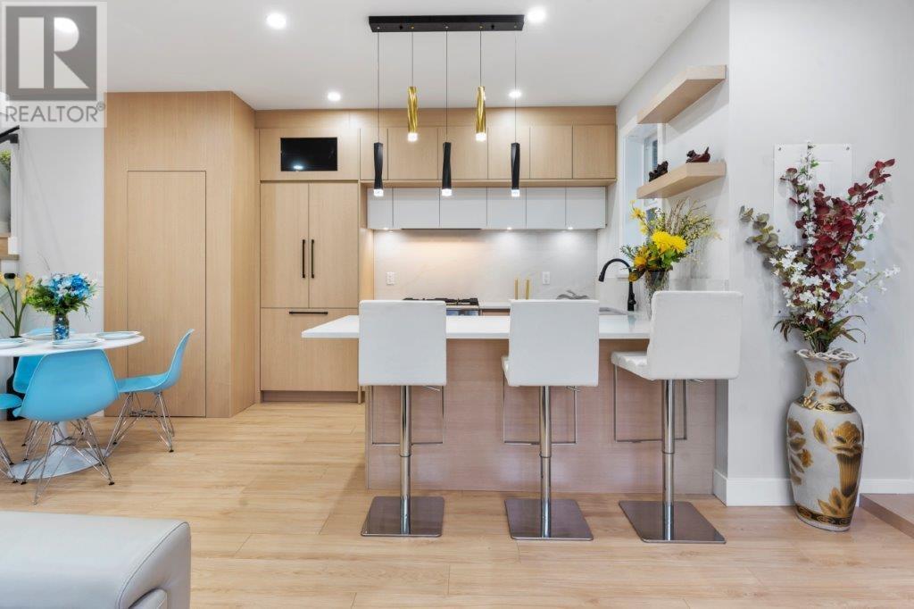 Listing Picture 9 of 32 : 2560 DUNDAS STREET, Vancouver / 溫哥華 - 魯藝地產 Yvonne Lu Group - MLS Medallion Club Member