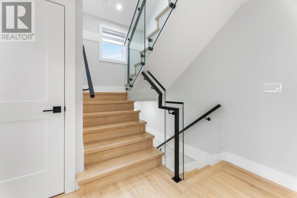 Listing Picture 14 of 32 : 2560 DUNDAS STREET, Vancouver / 溫哥華 - 魯藝地產 Yvonne Lu Group - MLS Medallion Club Member