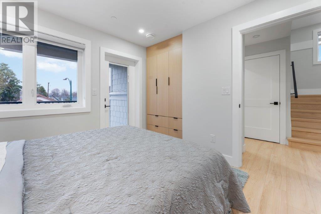 Listing Picture 16 of 32 : 2560 DUNDAS STREET, Vancouver / 溫哥華 - 魯藝地產 Yvonne Lu Group - MLS Medallion Club Member