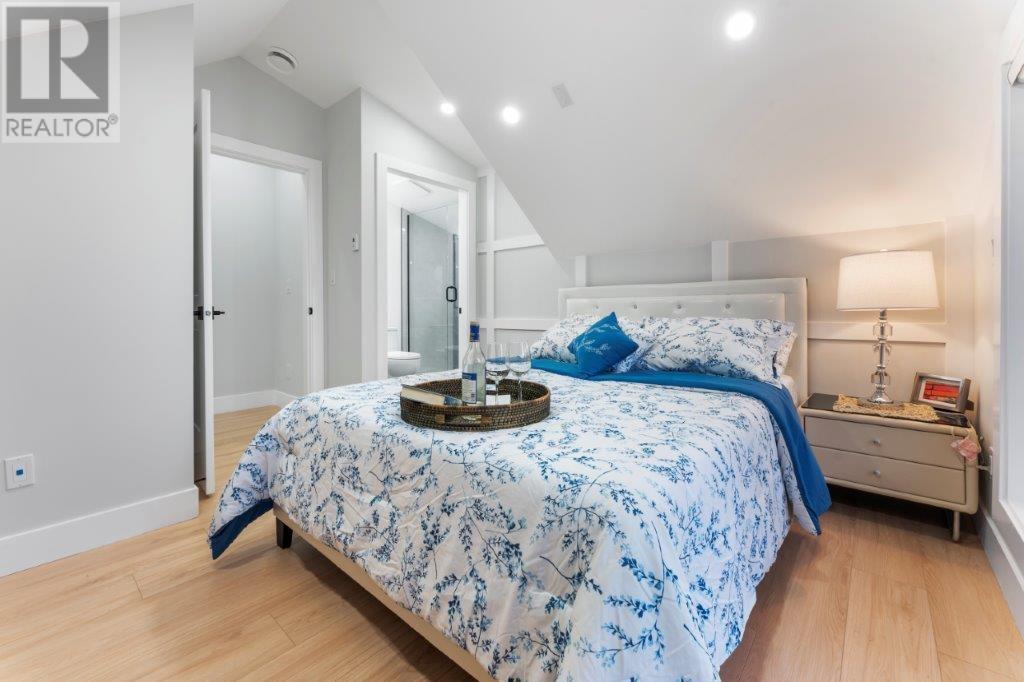 Listing Picture 24 of 32 : 2560 DUNDAS STREET, Vancouver / 溫哥華 - 魯藝地產 Yvonne Lu Group - MLS Medallion Club Member