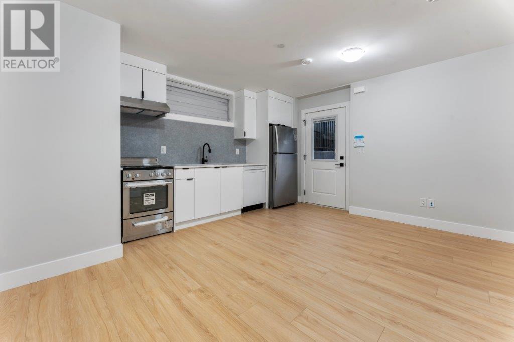 Listing Picture 27 of 32 : 2560 DUNDAS STREET, Vancouver / 溫哥華 - 魯藝地產 Yvonne Lu Group - MLS Medallion Club Member