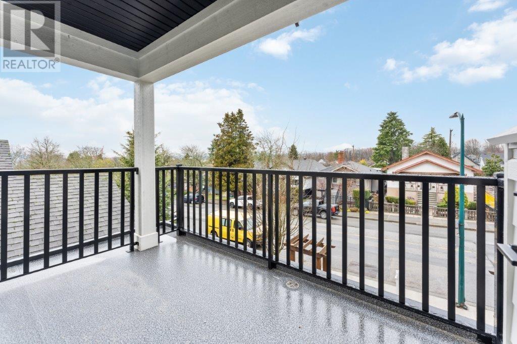 Listing Picture 20 of 32 : 2560 DUNDAS STREET, Vancouver / 溫哥華 - 魯藝地產 Yvonne Lu Group - MLS Medallion Club Member