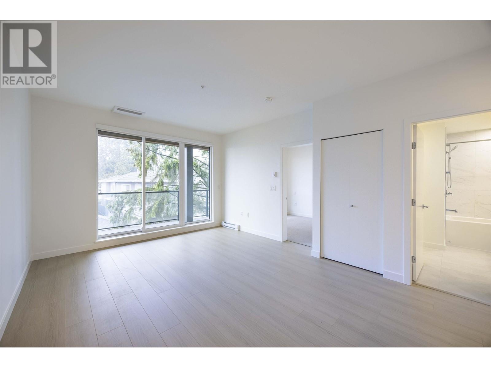 Listing Picture 11 of 23 : 304 7599 15TH STREET, Burnaby / 本拿比 - 魯藝地產 Yvonne Lu Group - MLS Medallion Club Member