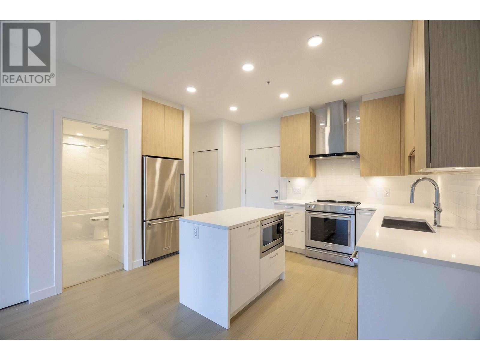 Listing Picture 6 of 23 : 304 7599 15TH STREET, Burnaby / 本拿比 - 魯藝地產 Yvonne Lu Group - MLS Medallion Club Member