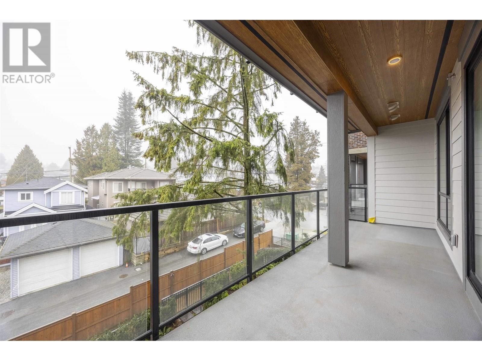 Listing Picture 20 of 23 : 304 7599 15TH STREET, Burnaby / 本拿比 - 魯藝地產 Yvonne Lu Group - MLS Medallion Club Member