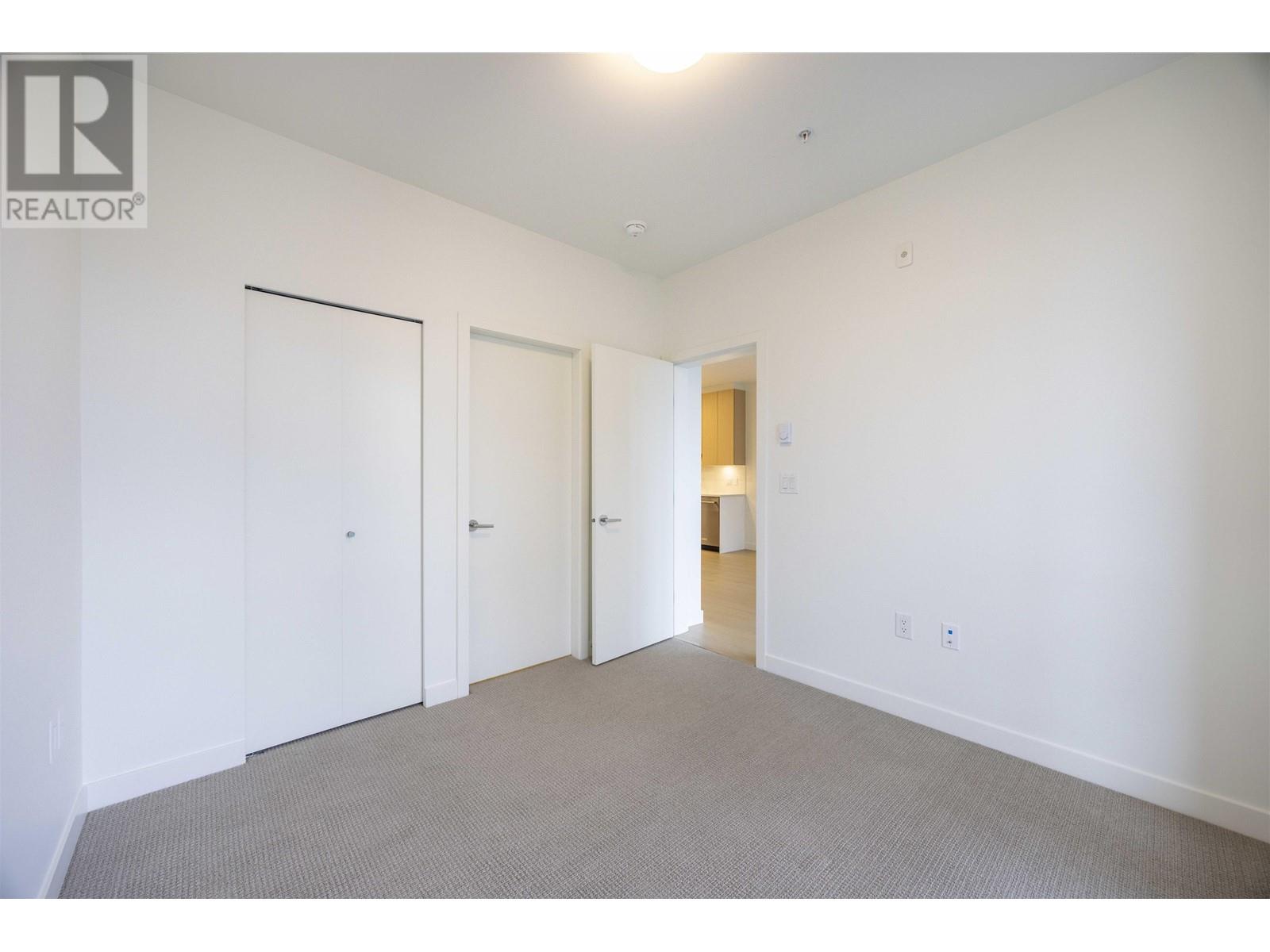 Listing Picture 14 of 23 : 304 7599 15TH STREET, Burnaby / 本拿比 - 魯藝地產 Yvonne Lu Group - MLS Medallion Club Member