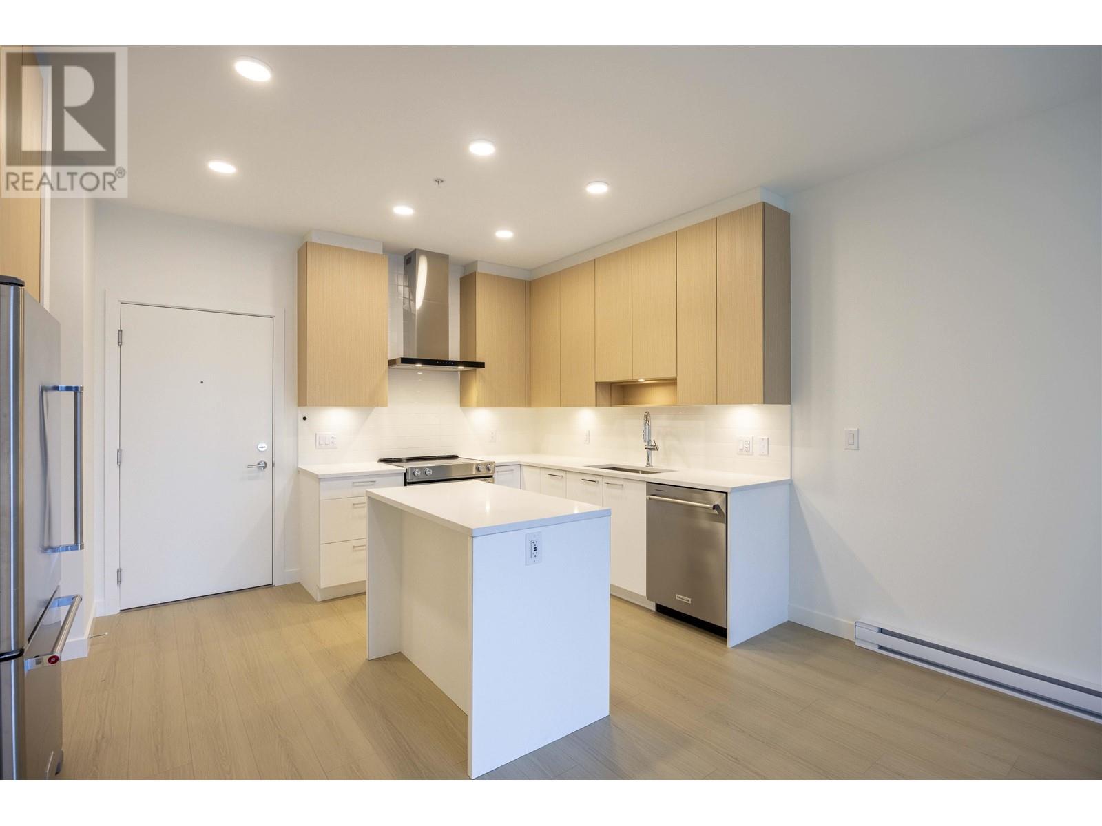 Listing Picture 3 of 23 : 304 7599 15TH STREET, Burnaby / 本拿比 - 魯藝地產 Yvonne Lu Group - MLS Medallion Club Member